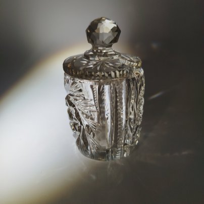 Горчичница, декорированная резным орнаментом, стекло, алмазная грань, СССР, 1950-1960 гг.