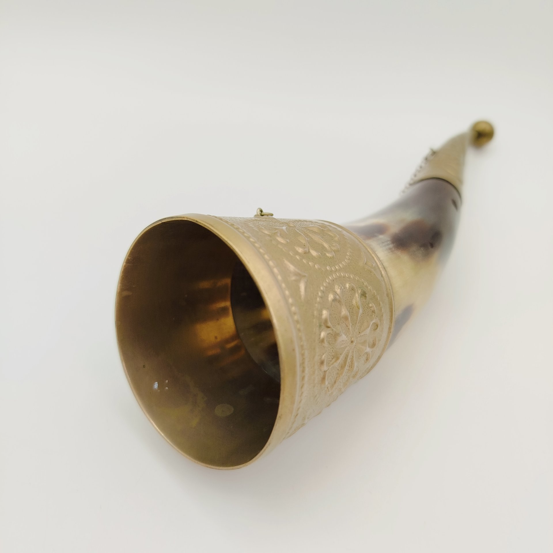 Рог изобилия (кубок для вина), украшенный растительным декором, металл, рог, СССР, 1970-1990 гг.