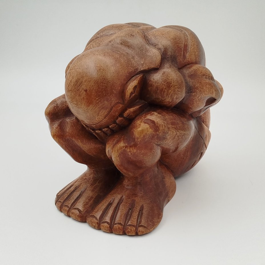 Статуэтка "Плачущий монах"