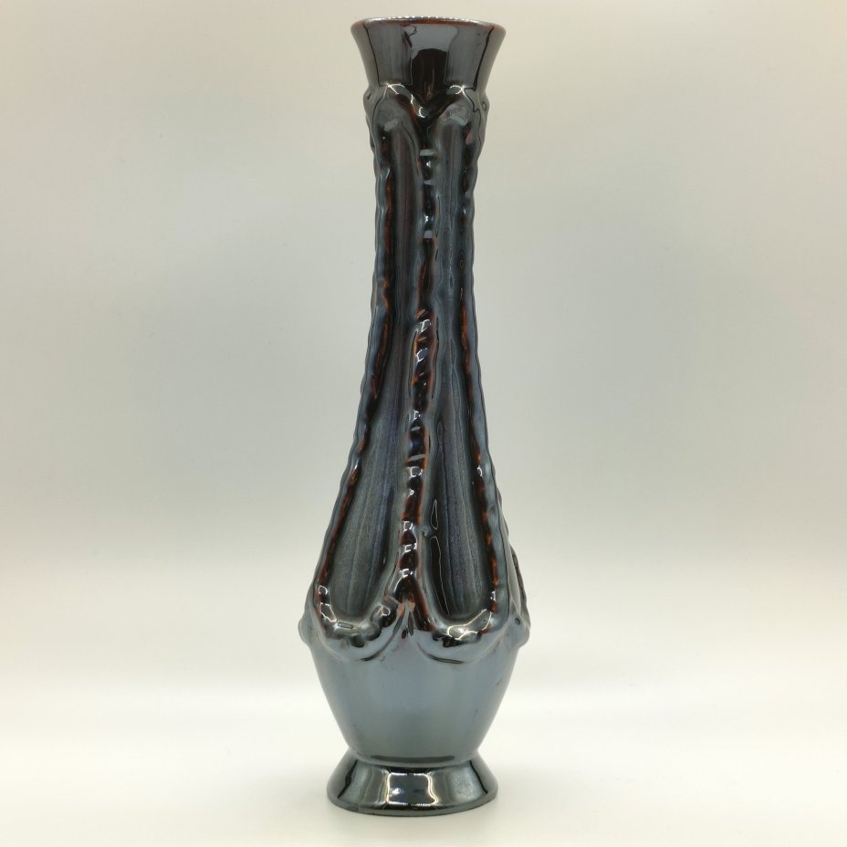 Ваза для цветов с рельефным декором, керамика, глазурь, Московский керамико-плиточный завод имени Н.А. Булганина, СССР, 1970-1990 гг.