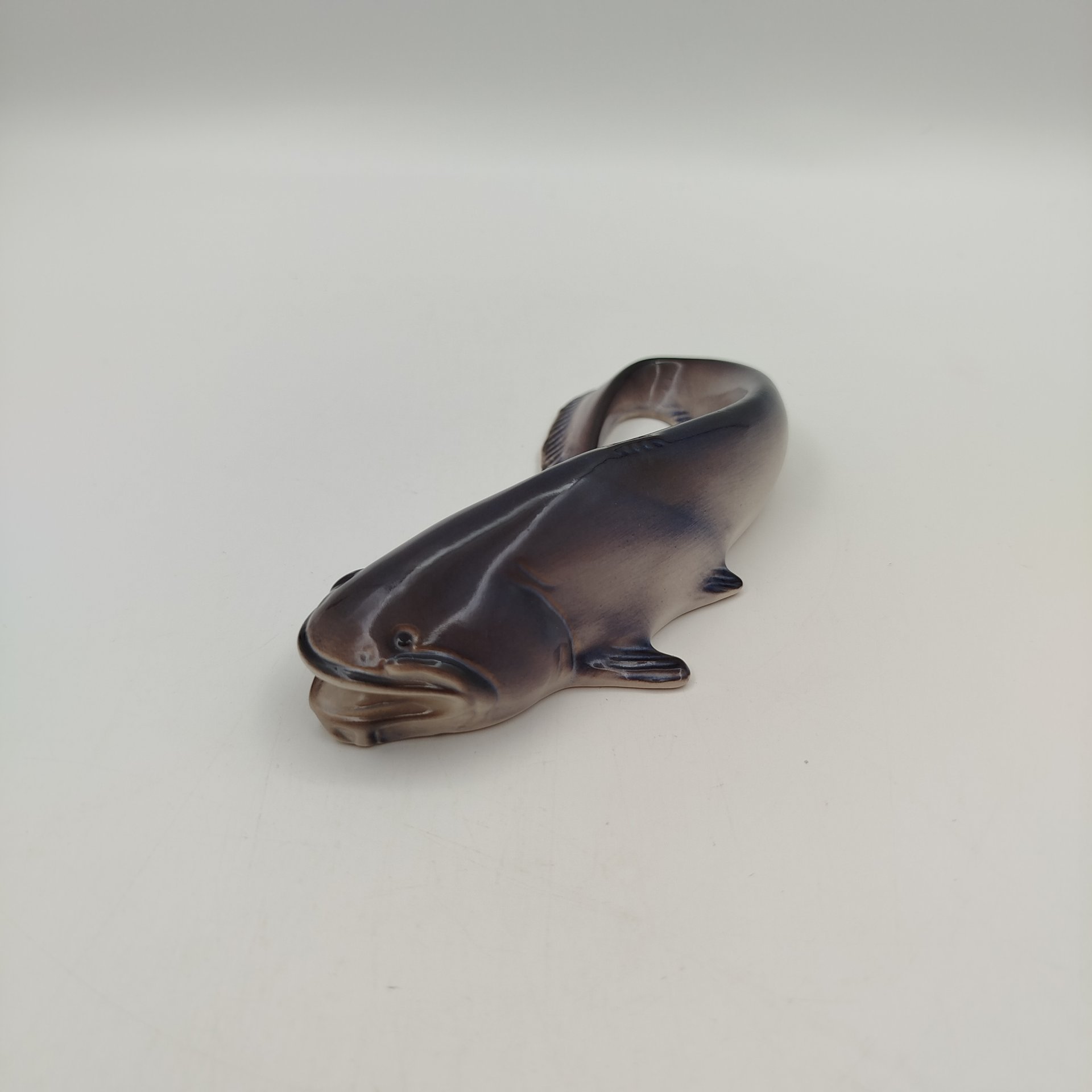 Статуэтка "Сом", фаянс, роспись, Астраханский фарфоровый завод «Сциталис», Астраханский фарфоровый завод «Сциталис»
