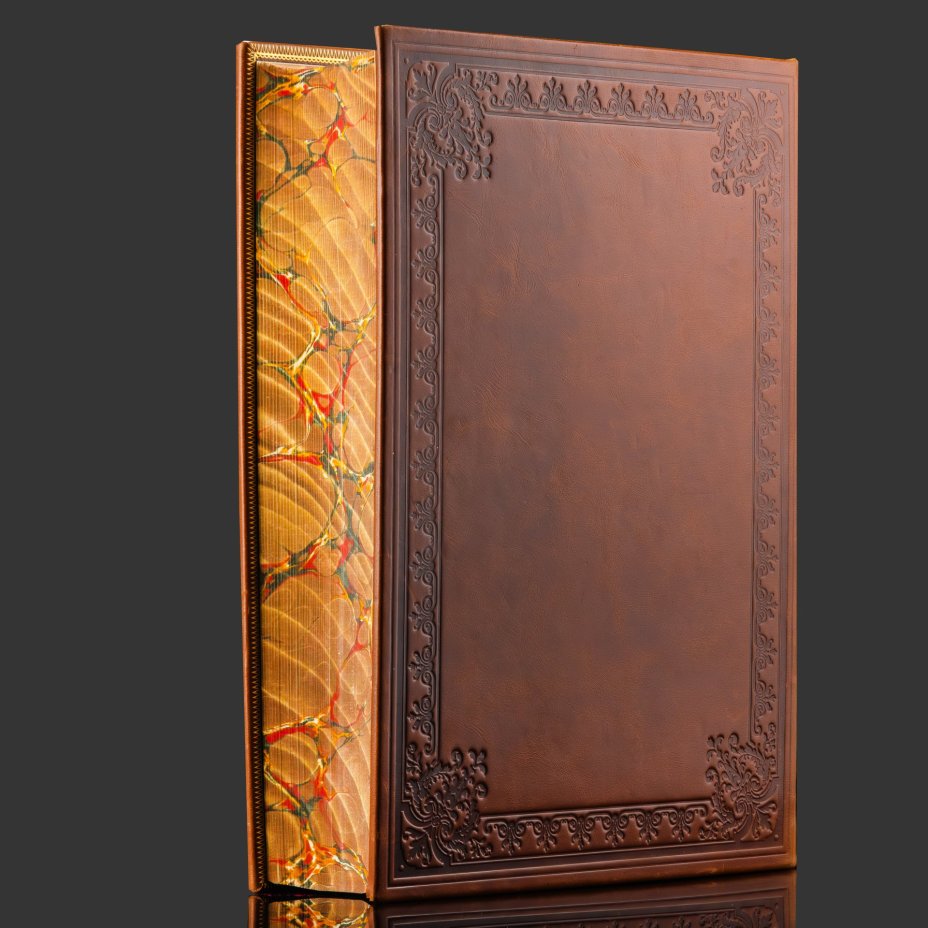 Книга в кожаном переплете "История Екатерины II", репринтное издание, бумага, кожаный переплет, тиснение, золочение, обрез с принтом, в подарочном футляре и бархатной подарочной упаковке