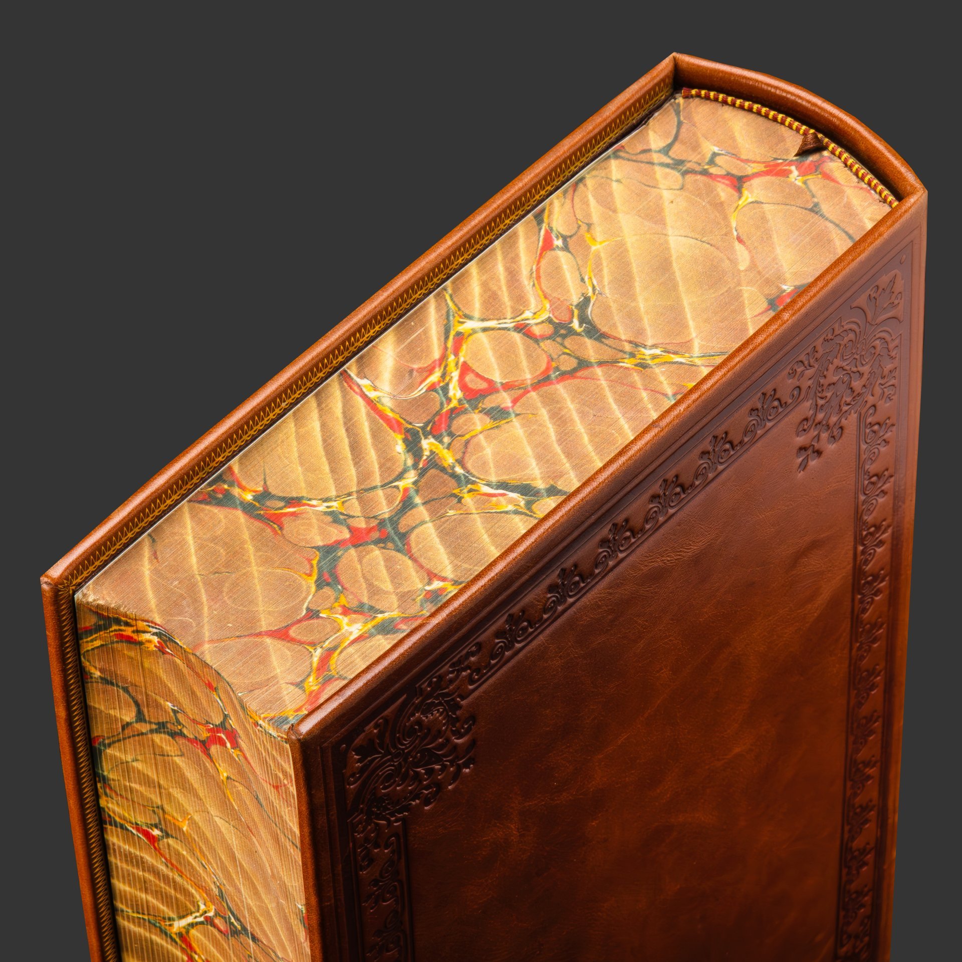 Книга в кожаном переплете "История Екатерины II", репринтное издание, бумага, кожаный переплет, тиснение, золочение, обрез с принтом, в подарочном футляре и бархатной подарочной упаковке, Российская Федерация, 2025 г.