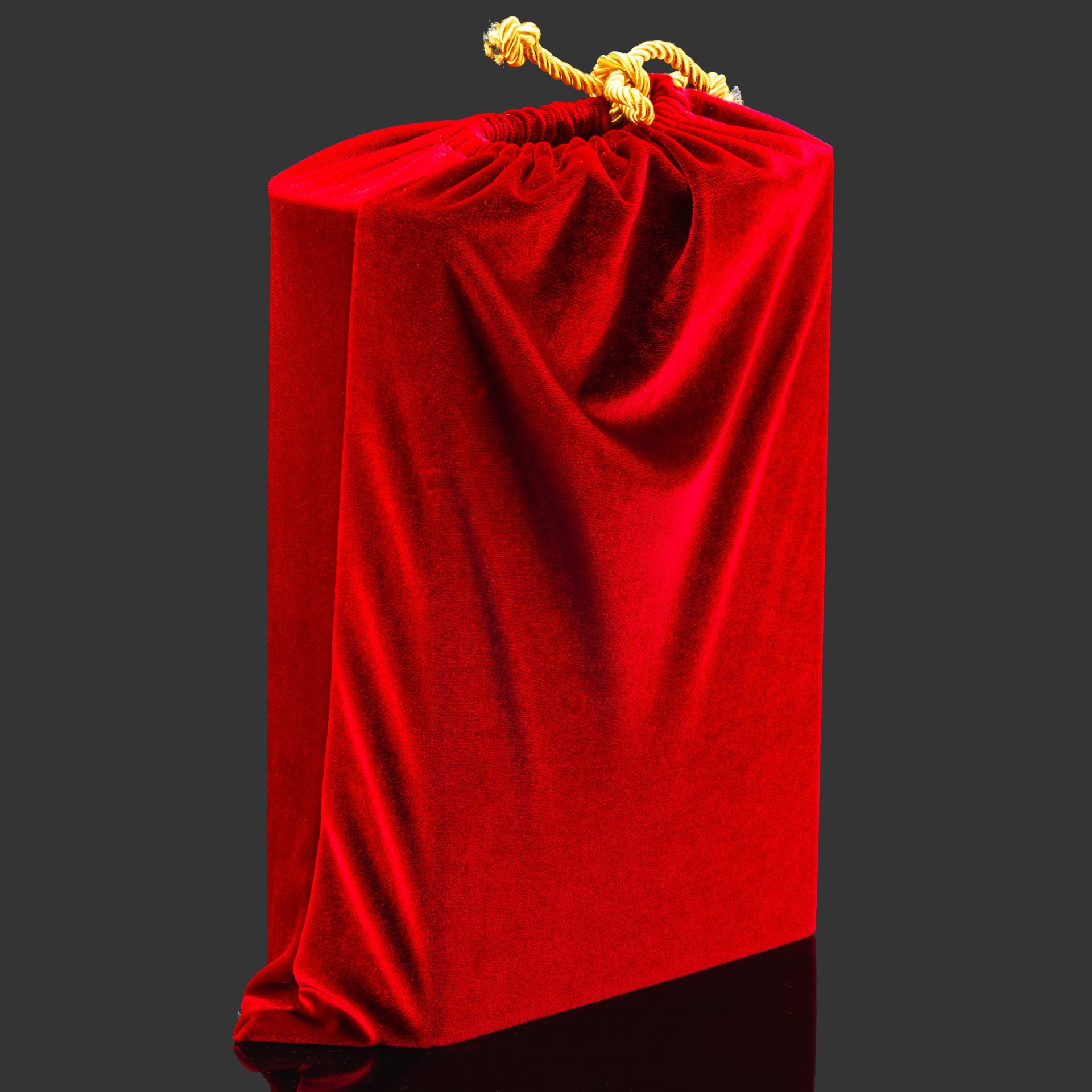 Книга в кожаном переплете "История Екатерины II", репринтное издание, бумага, кожаный переплет, тиснение, золочение, обрез с принтом, в подарочном футляре и бархатной подарочной упаковке, Российская Федерация, 2025 г.