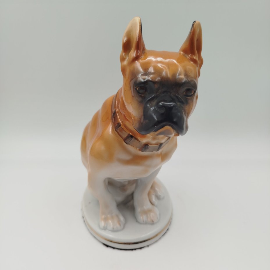 Статуэтка "Боксер", скульптор В.С. Драчинская, фарфор, роспись, Ленинградский фарфоровый завод (ЛФЗ), СССР, 1950-1970 гг.