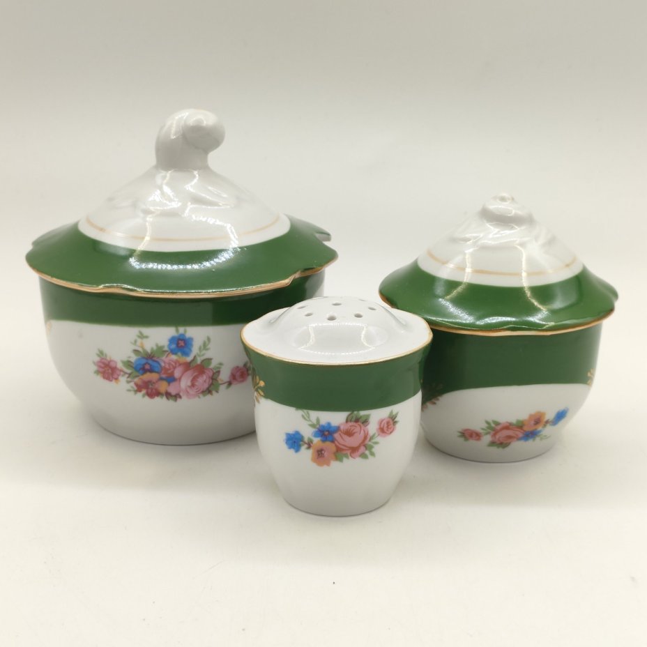 Набор для сервировки стола из сервиза "Воспоминание"  (5 предметов), фарфор, крытье, деколь, золочение, Дулевский фарфоровый завод (Дулёво), Российская Федерация, 1999 г.