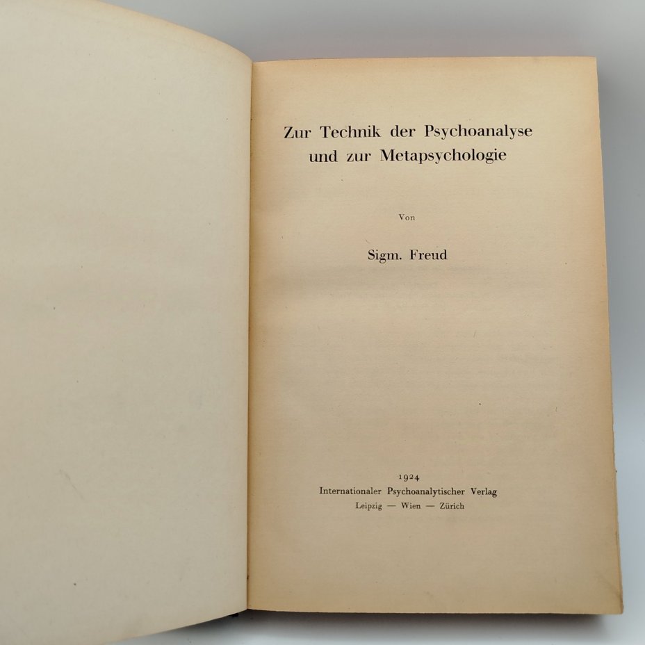 Зигмунд Фрейд "К технике психоанализа и метапсихологии" (Zur Technik der Psychoanalyse und zur Metapsychologie), на немецком языке