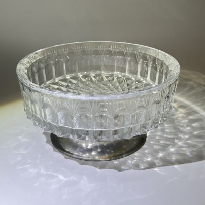Фруктовница (салатник) с геометрическим декором на металлической ножке, хрусталь, металл, СССР, 1970-1990 гг.