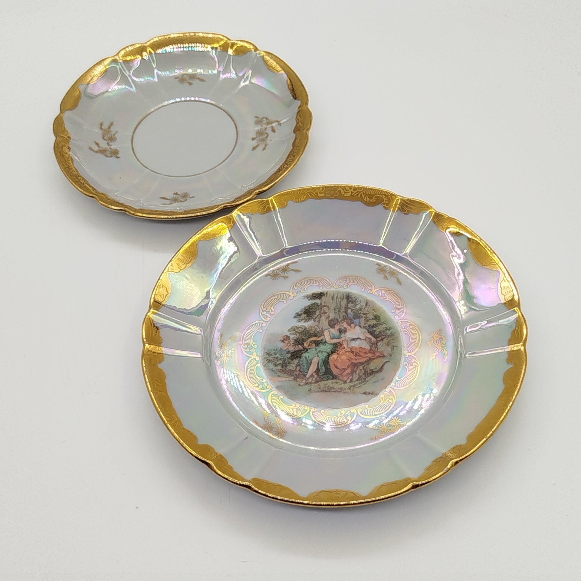 Набор из блюдца и десертной тарелки "Мадонна"