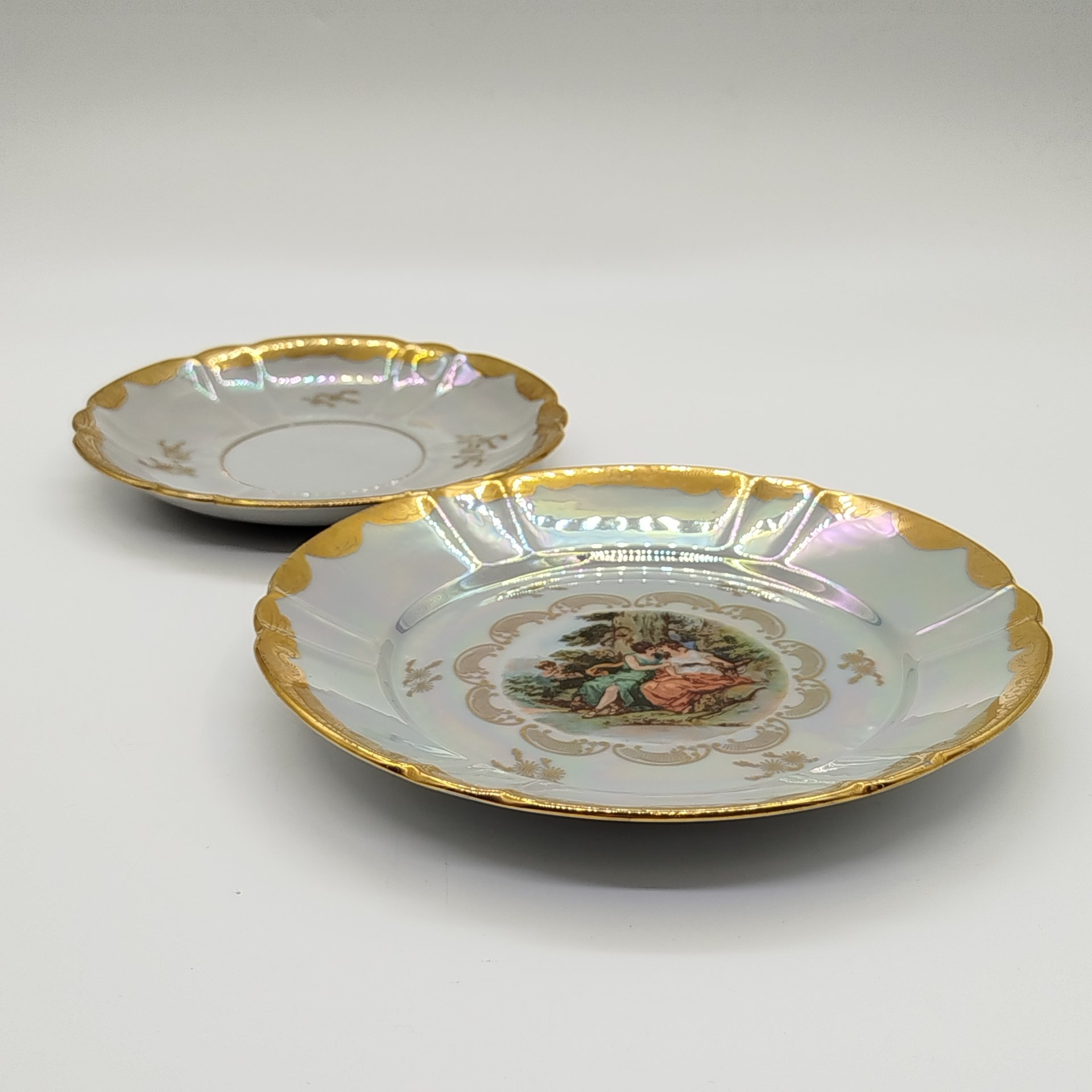 Набор из блюдца и десертной тарелки "Мадонна"