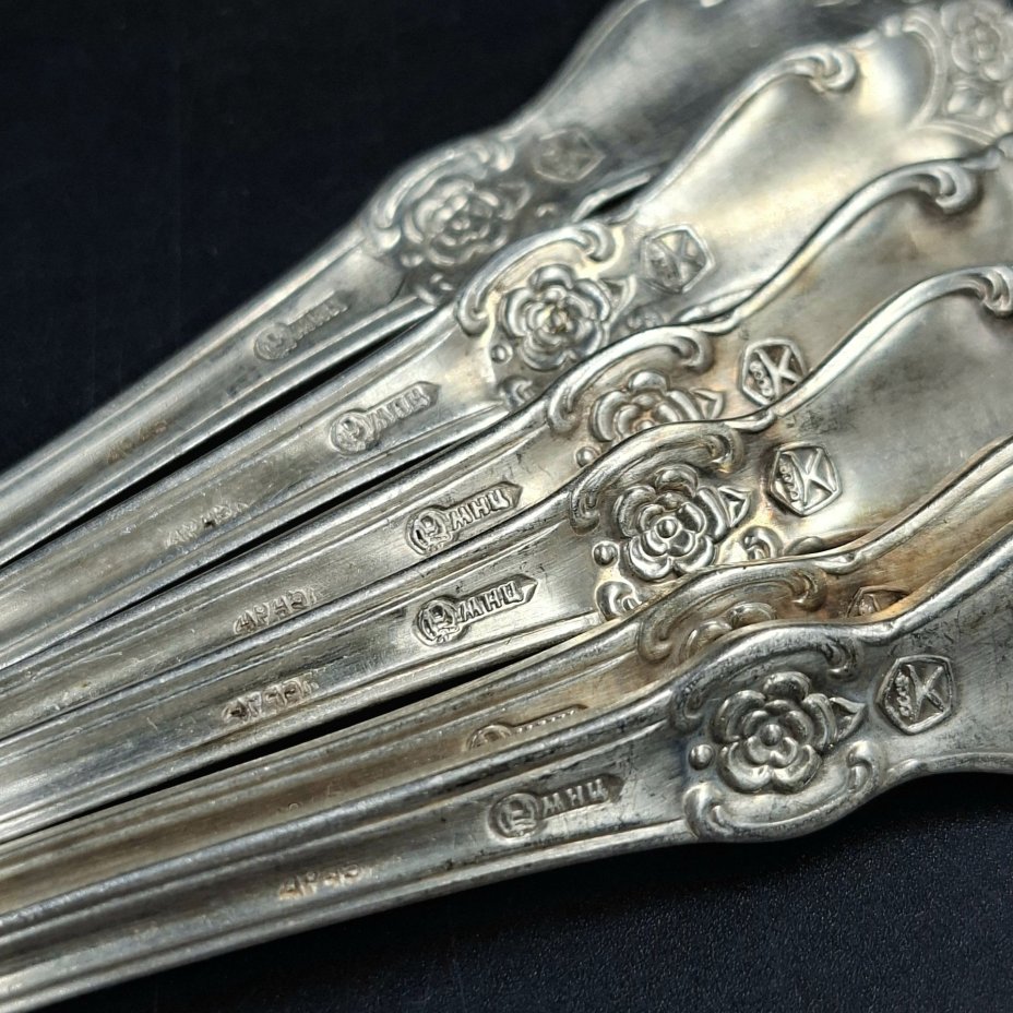 Набор из шести чайных ложек "Серебряная роза", мНЦ (медь-никель-цинк), Кольчугинский завод цветных металлов, СССР, 1970-1990 гг.