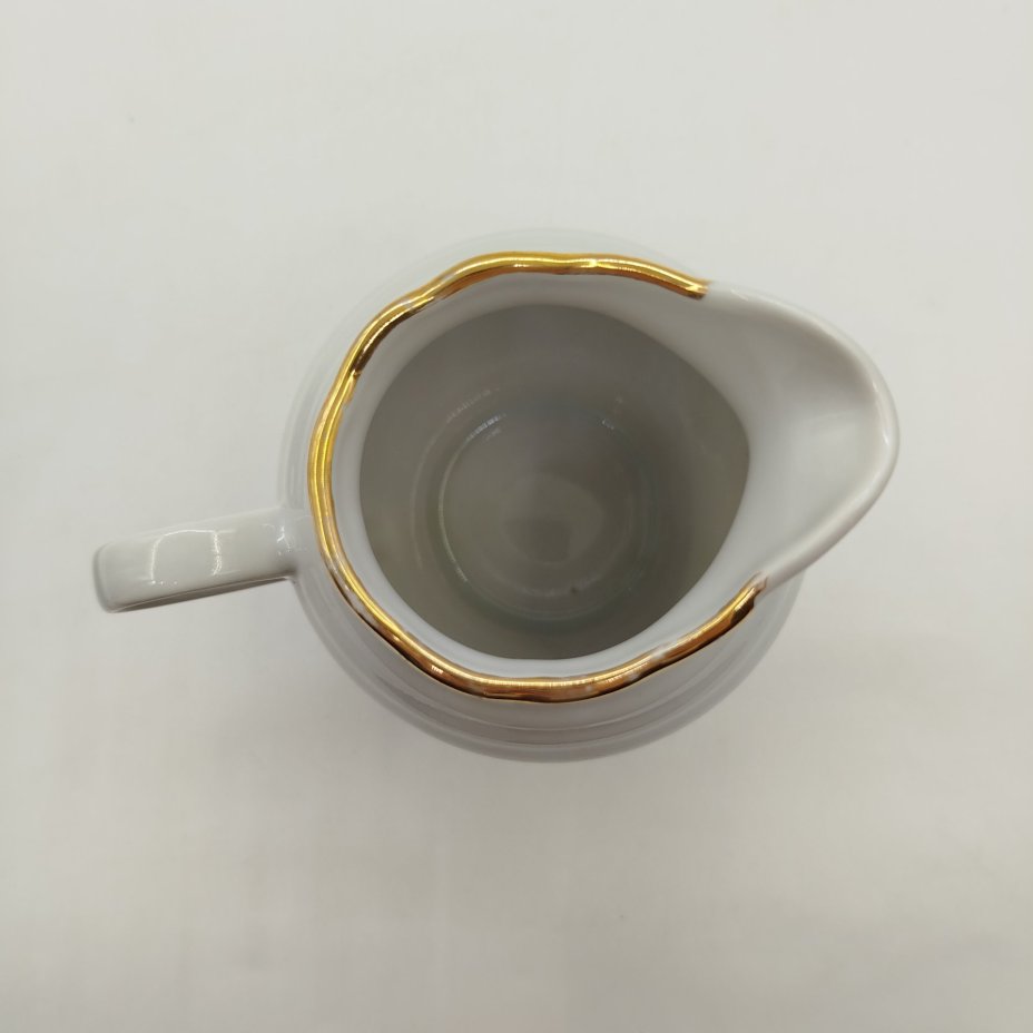 Молочник с цветочным декором, фарфор, золочение, деколь, Рижский фарфорово-фаянсовый завод, СССР, 1970-1980 гг.