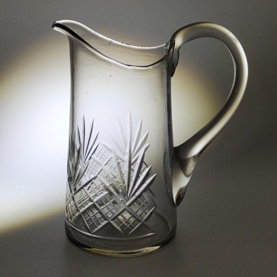 Молочник с геометрическим декором