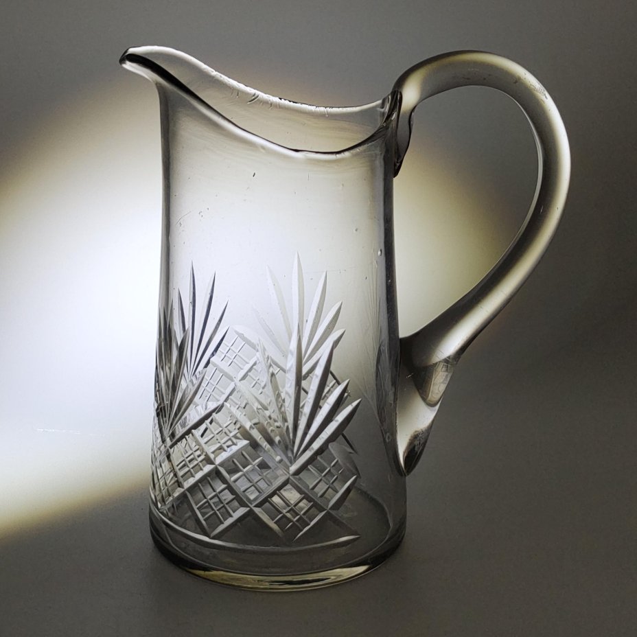 Молочник с геометрическим декором