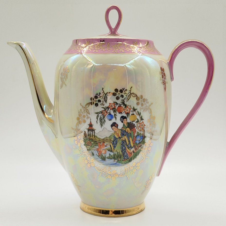 Чайник доливной "Мадонна" в стиле шинуазри, фарфор, люстр, деколь, золочение, Bremer & Schmidt (BES), Германия, 1970-1990 гг.