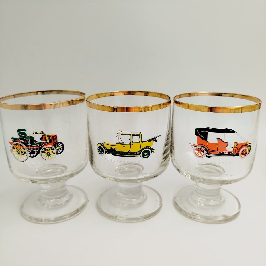 Набор бокалов для крепких напитков с изображением ретро-автомобилей на 6 персон, стекло, деколь, золочение, Bohemia Crystal (Bohemia Glass), Чехословакия, 1970-1990 гг.