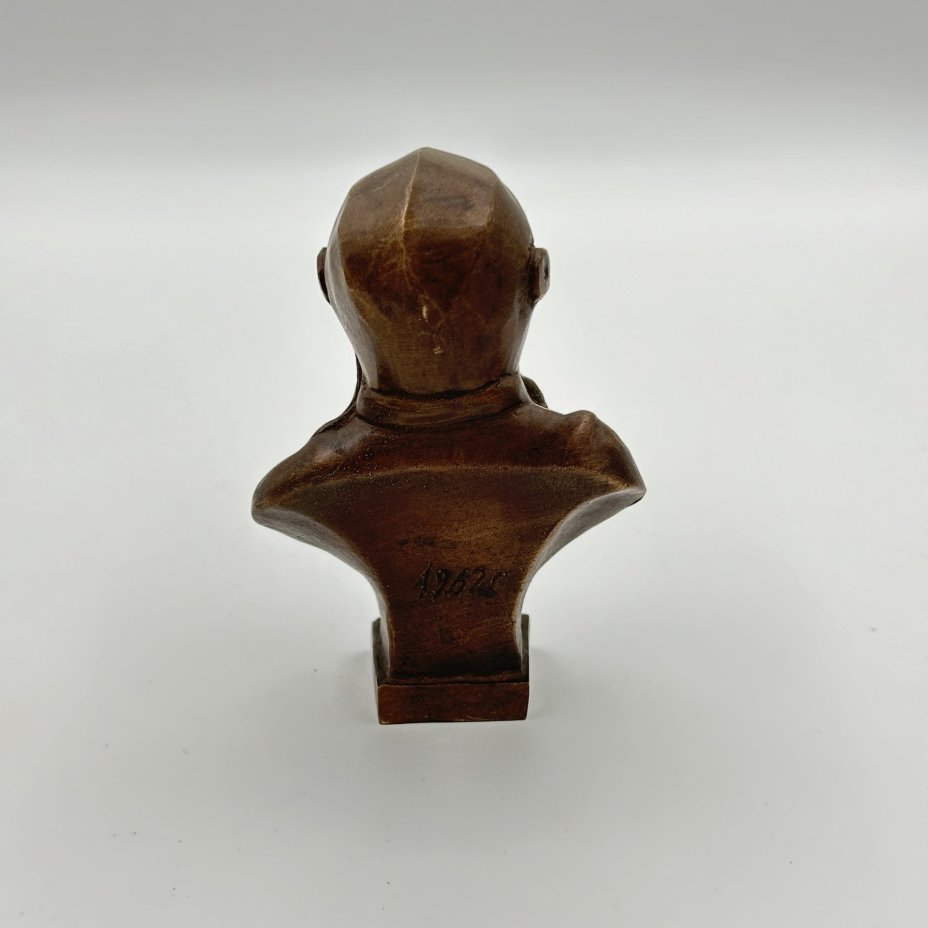 Бюст "Юрий Гагарин", литье, Россия