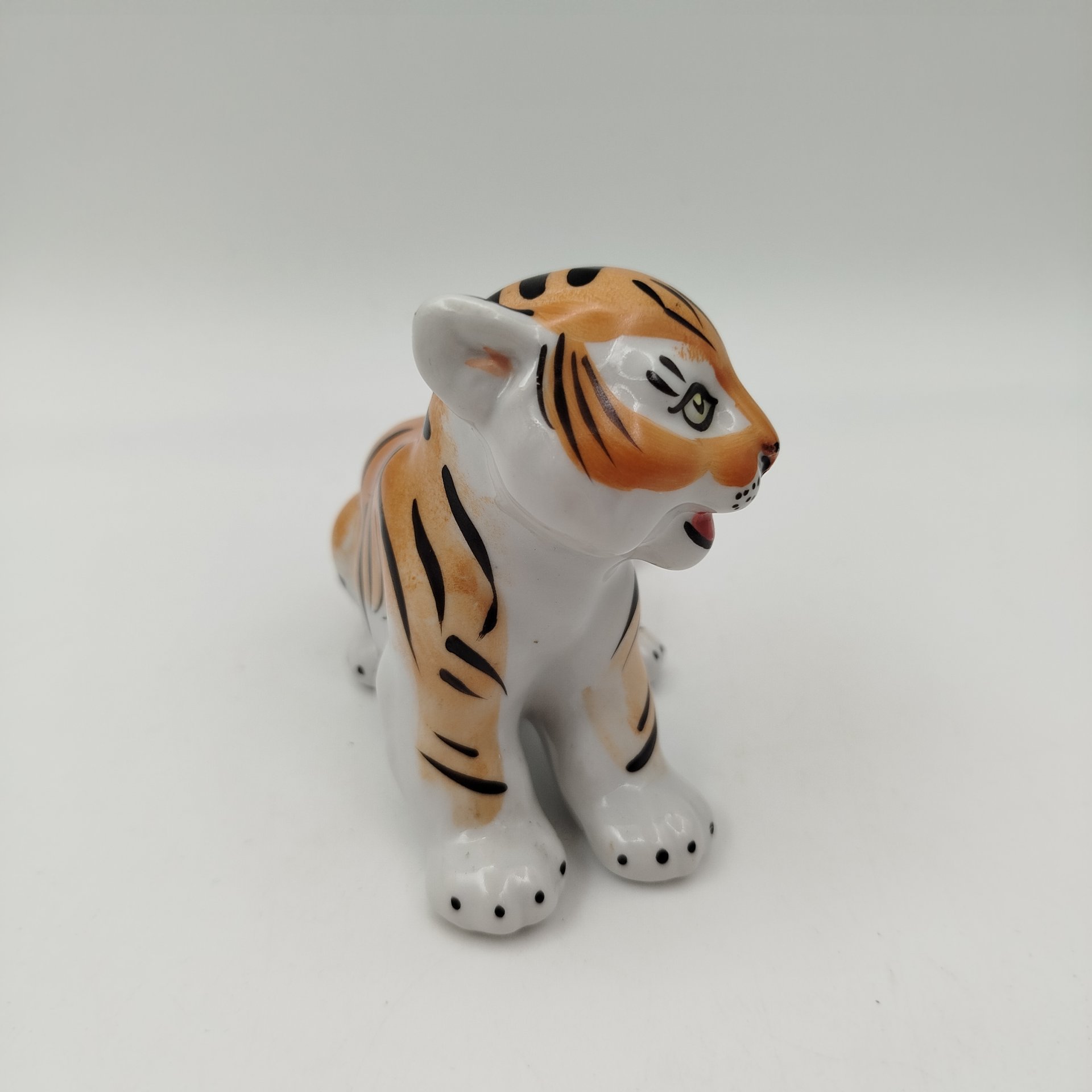 Статуэтка "Тигренок"