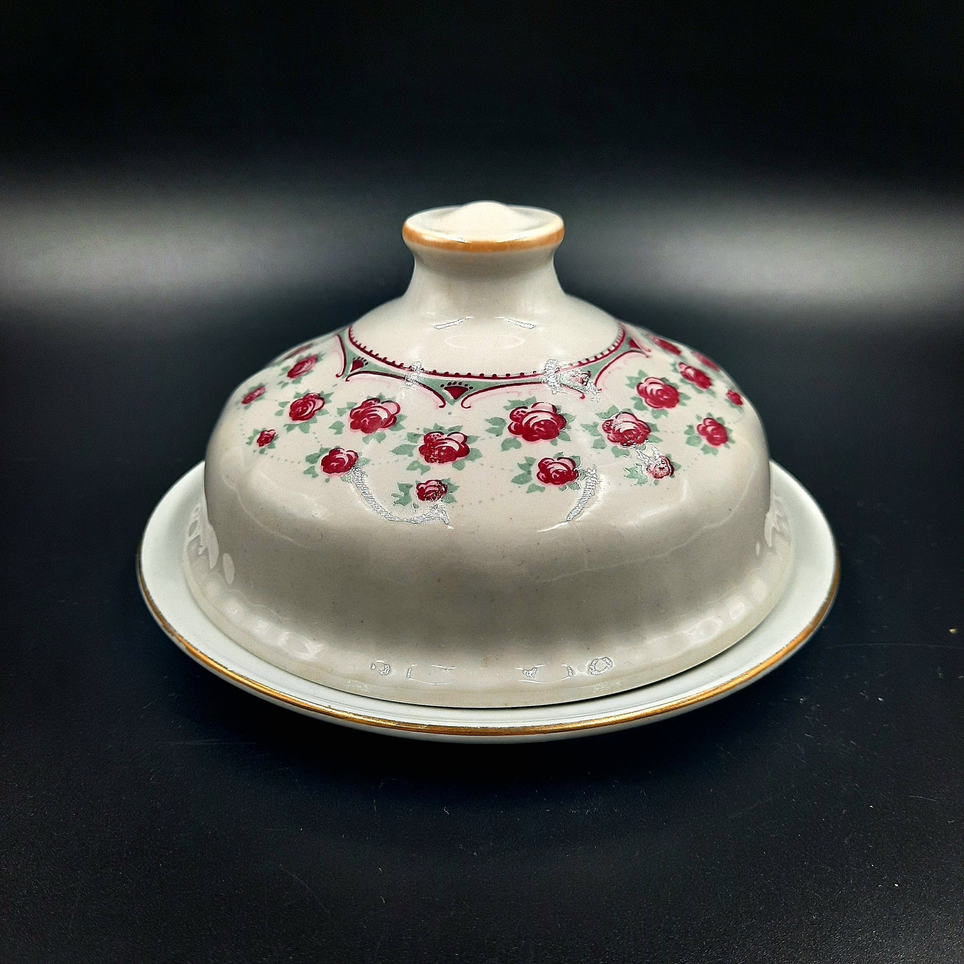 Маслёнка с декором в виде роз, фарфор, деколь, золочение, Freiberger Porzellan, ГДР, 1960-1990 гг.