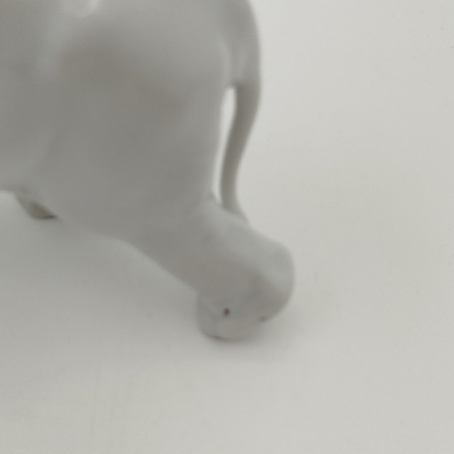 Статуэтка "Слон", скульптор Б.Я. Воробьев, фарфор, Ленинградский фарфоровый завод (ЛФЗ), СССР, 1950-1970 гг.
