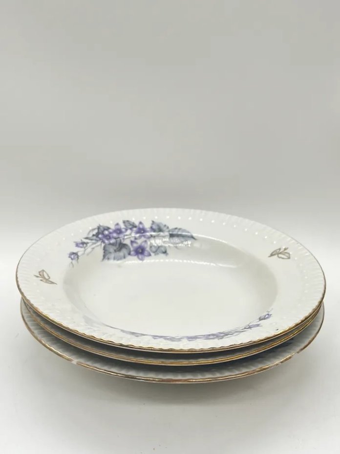 Набор винтажных тарелок 3 шт. с цветочным декором, фарфор, деколь, золочение, Дулевский фарфоровый завод (Дулёво), СССР, 1970-1990 гг.