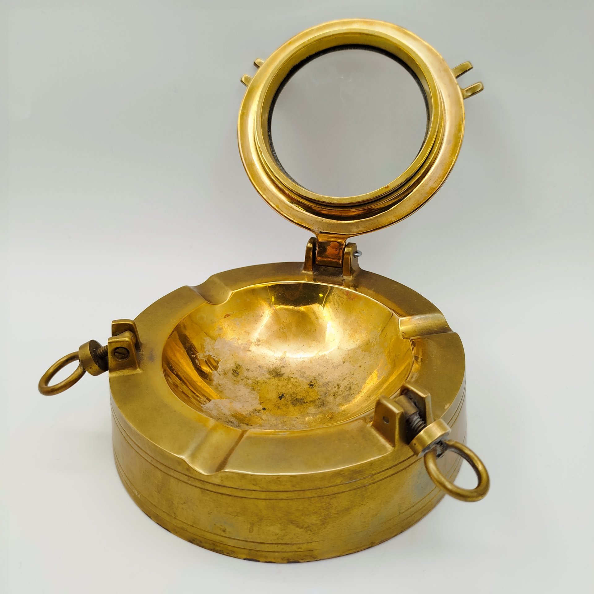 Пепельница "Иллюминатор" с откидной крышкой, латунь, стекло, Европа, 1980-2000 гг.