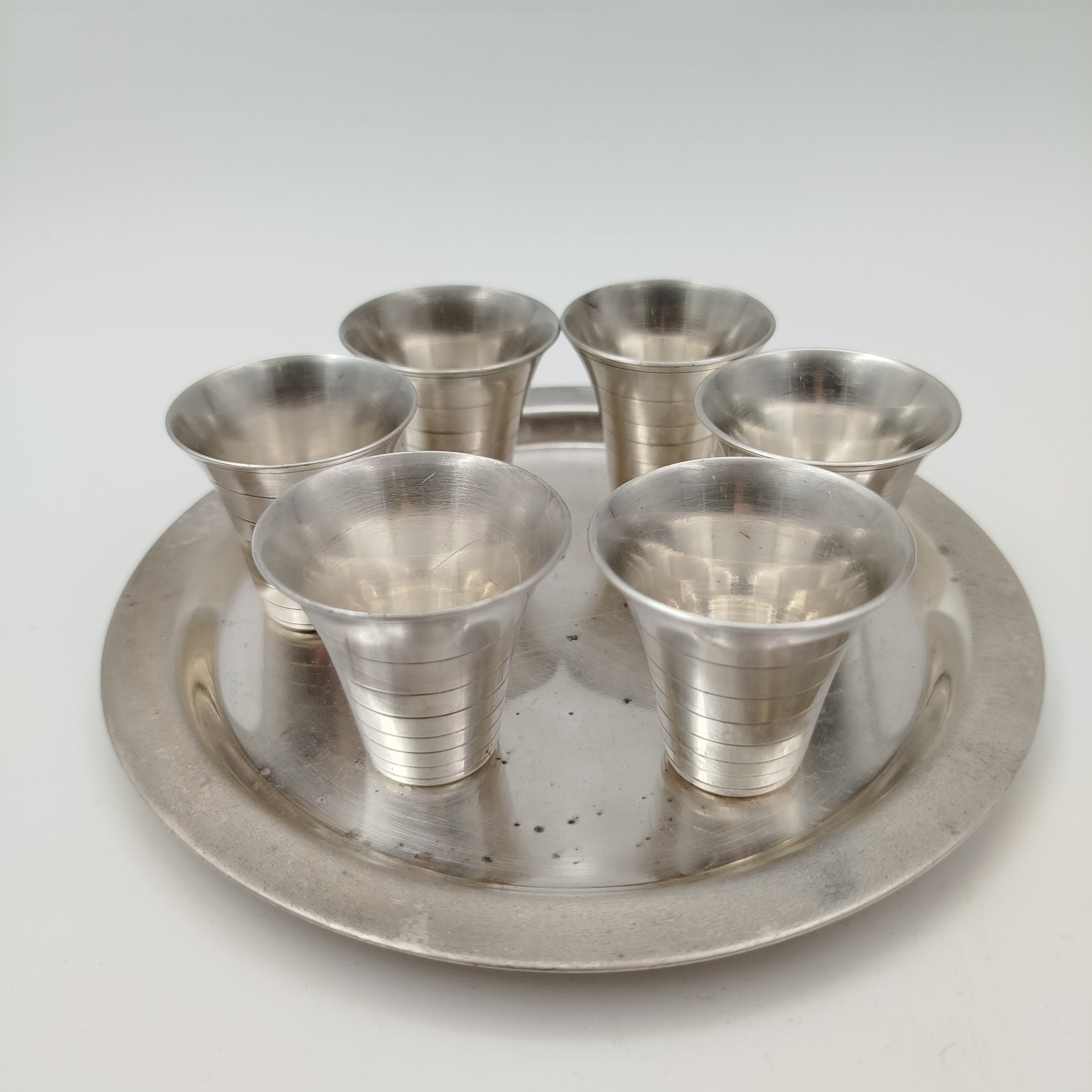 Набор для подачи крепких напитков (поднос и 6 стопок), металл, СССР, 1970-1990 гг.