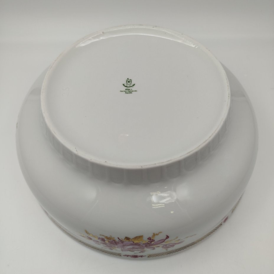 Салатник с цветочным декором, фарфор, деколь, золочение, Graf Von Henneberg Porzellan, 1777 Jlmenau, ГДР, 1977-1990 гг., Graf Von Henneberg Porzellan