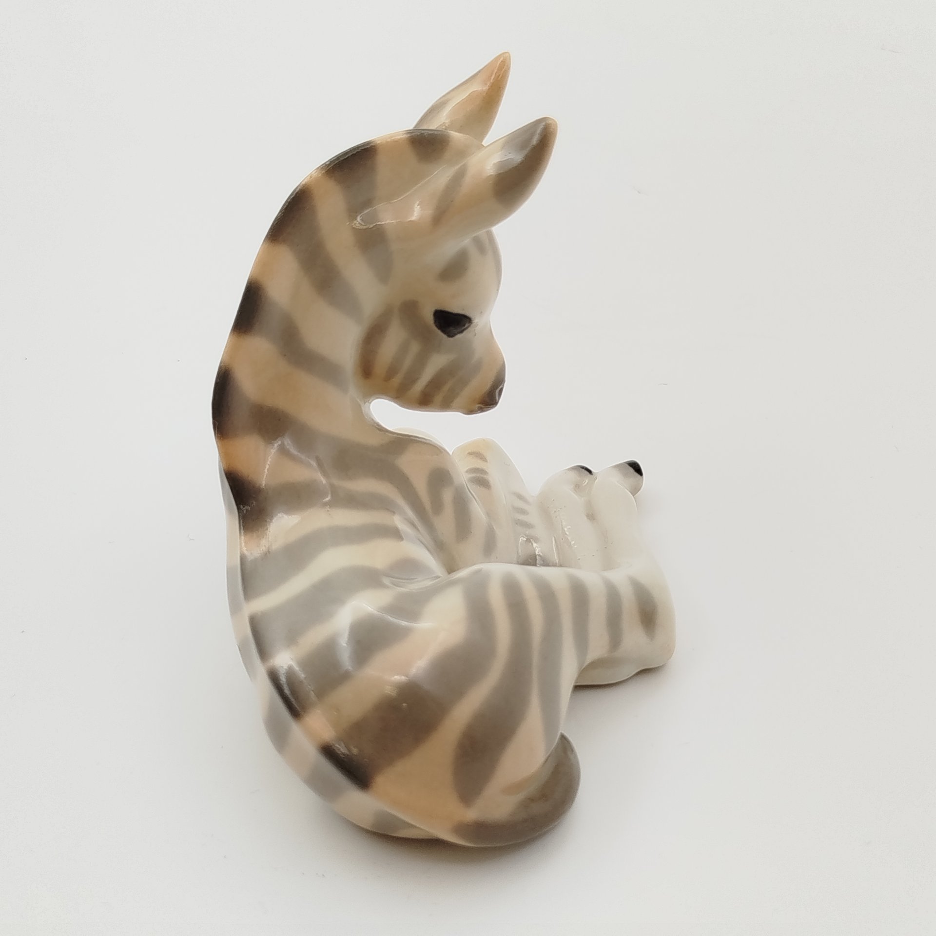 Статуэтка "Зебра", фарфор, аэрография, роспись, Ленинградский фарфоровый завод (ЛФЗ), СССР, 1970-1991 гг.