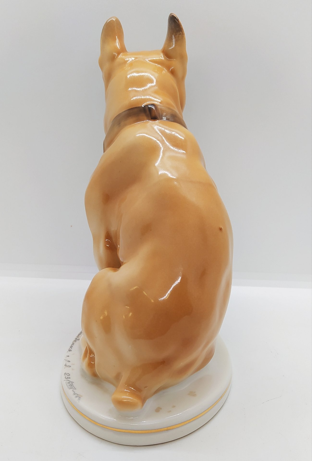 Статуэтка "Бульдог" (с дарственной надписью), скульптор В.С. Драчинская, Ленинградский фарфоровый завод (ЛФЗ)