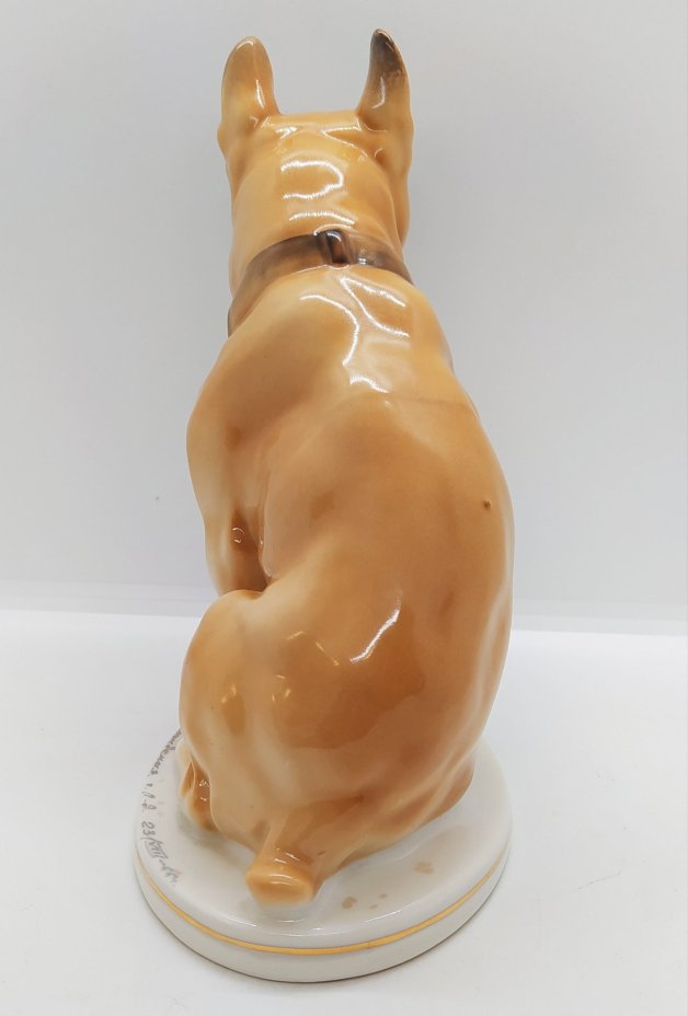 Статуэтка "Бульдог" (с дарственной надписью), скульптор В.С. Драчинская, Ленинградский фарфоровый завод (ЛФЗ)