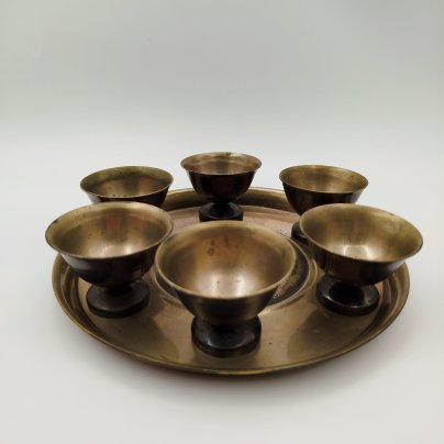 Набор стопок на подносе с зооморфным узором и надписью "Армения"  (6 шт.), металл, СССР, 1970-1990 гг.