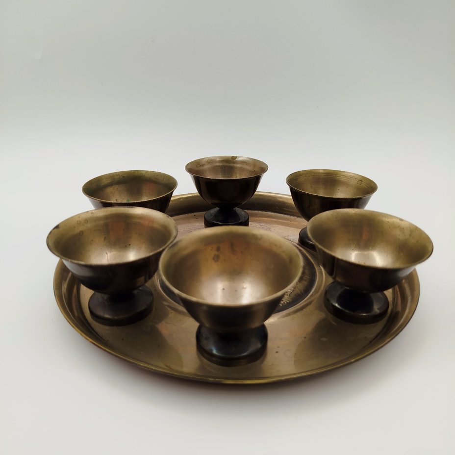 Набор стопок на подносе с зооморфным узором и надписью "Армения"  (6 шт.), металл, СССР, 1970-1990 гг.