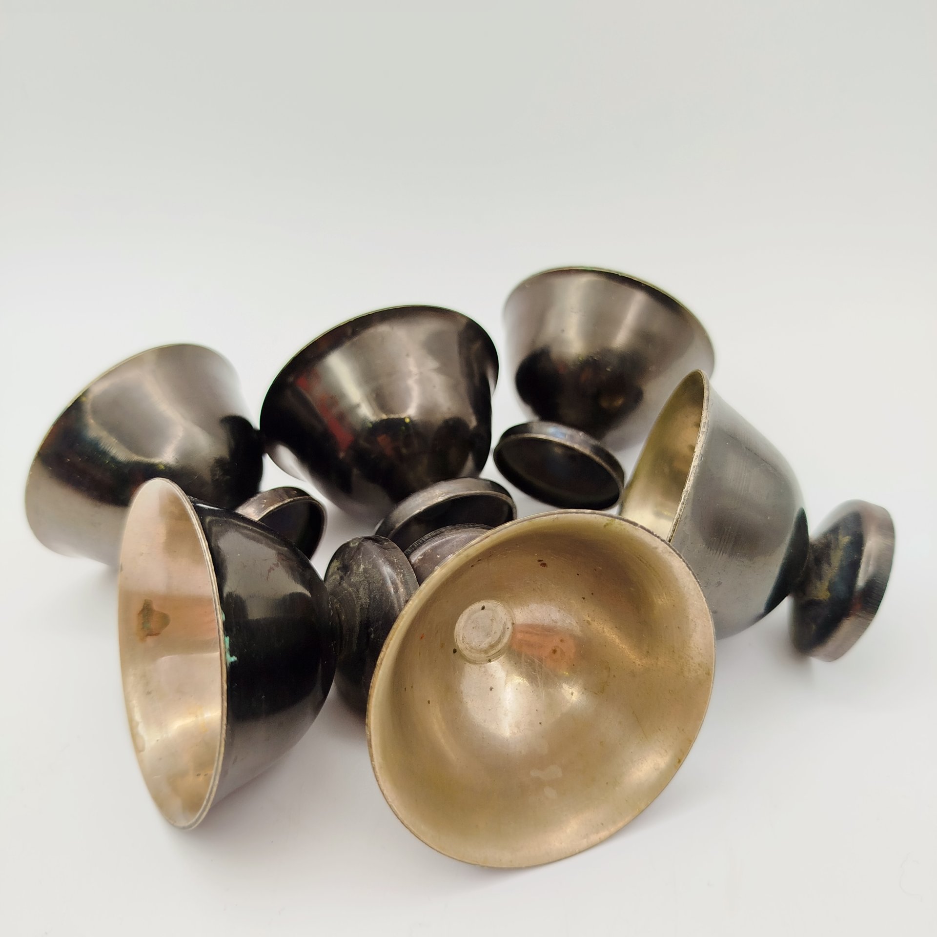 Набор стопок на подносе с зооморфным узором и надписью "Армения"  (6 шт.), металл, СССР, 1970-1990 гг.