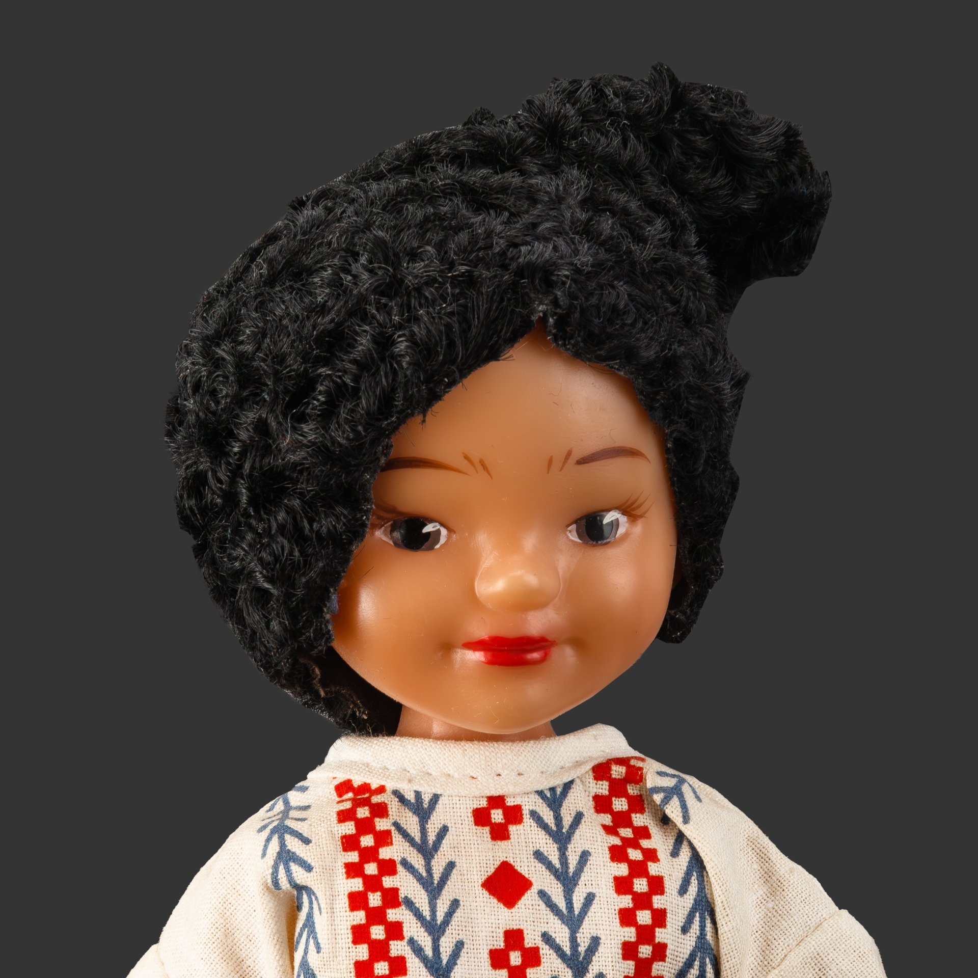 Кукла сувенирная "Остап" в украинском национальном костюме, автор Марианна Мотовилова, полиэтилен, текстиль, крашение, роспись, Фабрика «Ленигрушка», СССР, 1970-1980 гг.