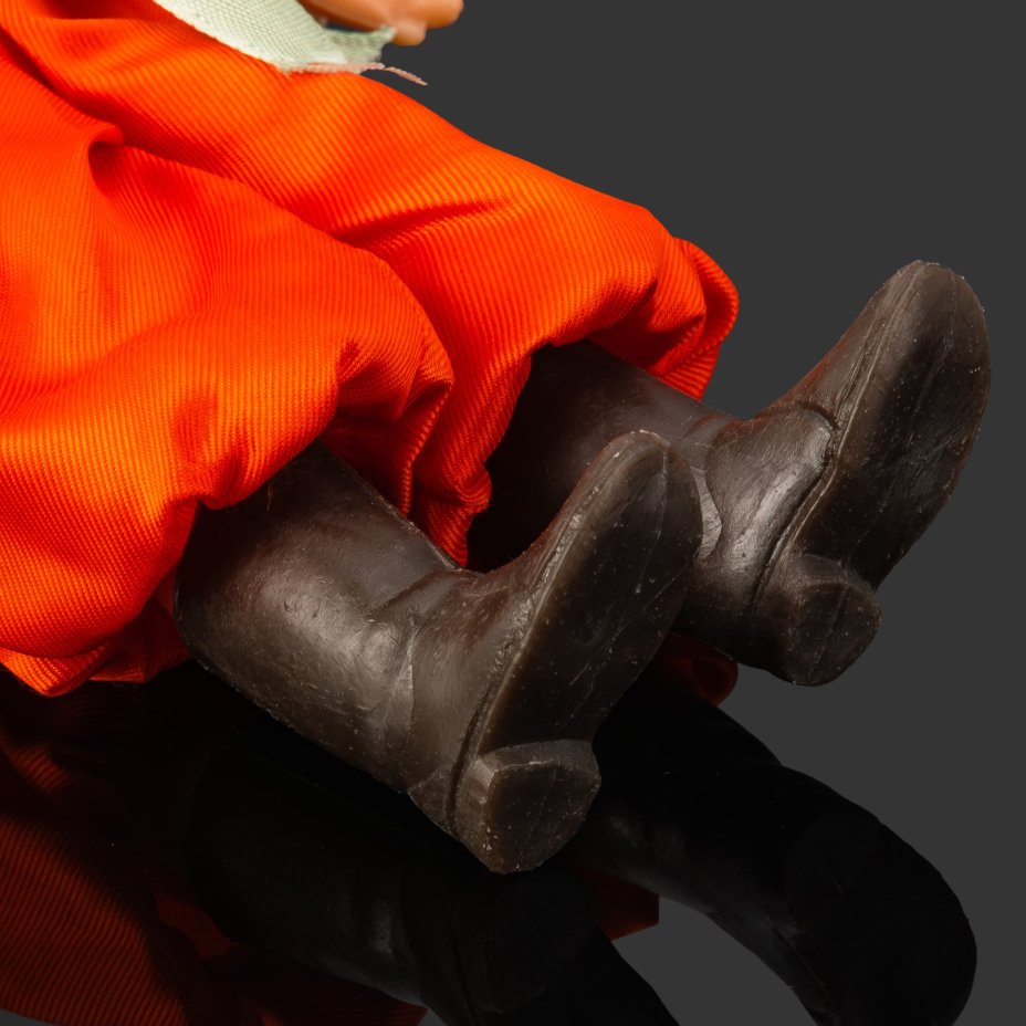 Кукла сувенирная "Остап" в украинском национальном костюме, автор Марианна Мотовилова, полиэтилен, текстиль, крашение, роспись, Фабрика «Ленигрушка», СССР, 1970-1980 гг.