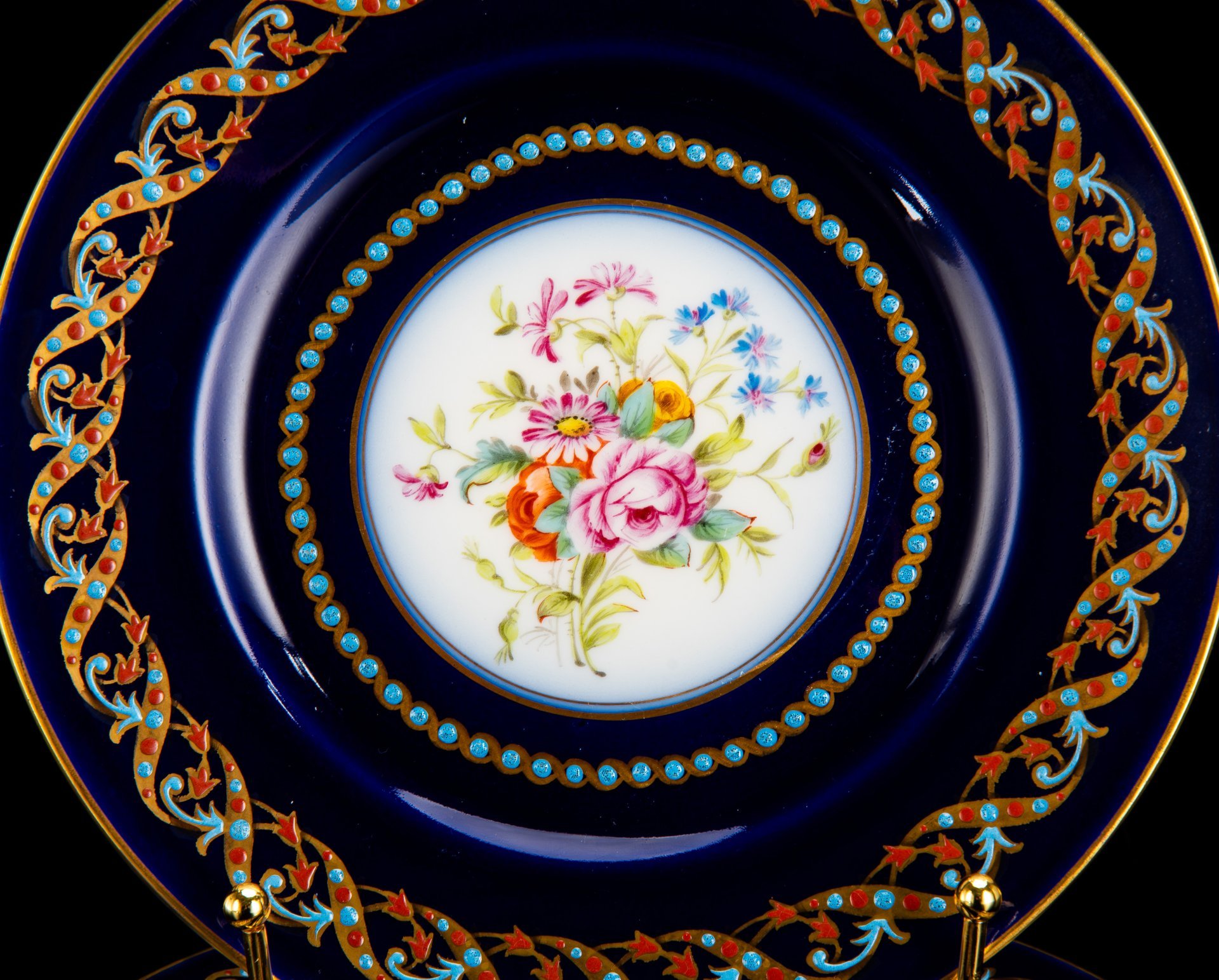 Набор десертных тарелок с цветочным декором на 4 персоны, фарфор, роспись, эмали, крытье кобальтом, золочение, Bernardaud, Франция, 1900-1930 гг.