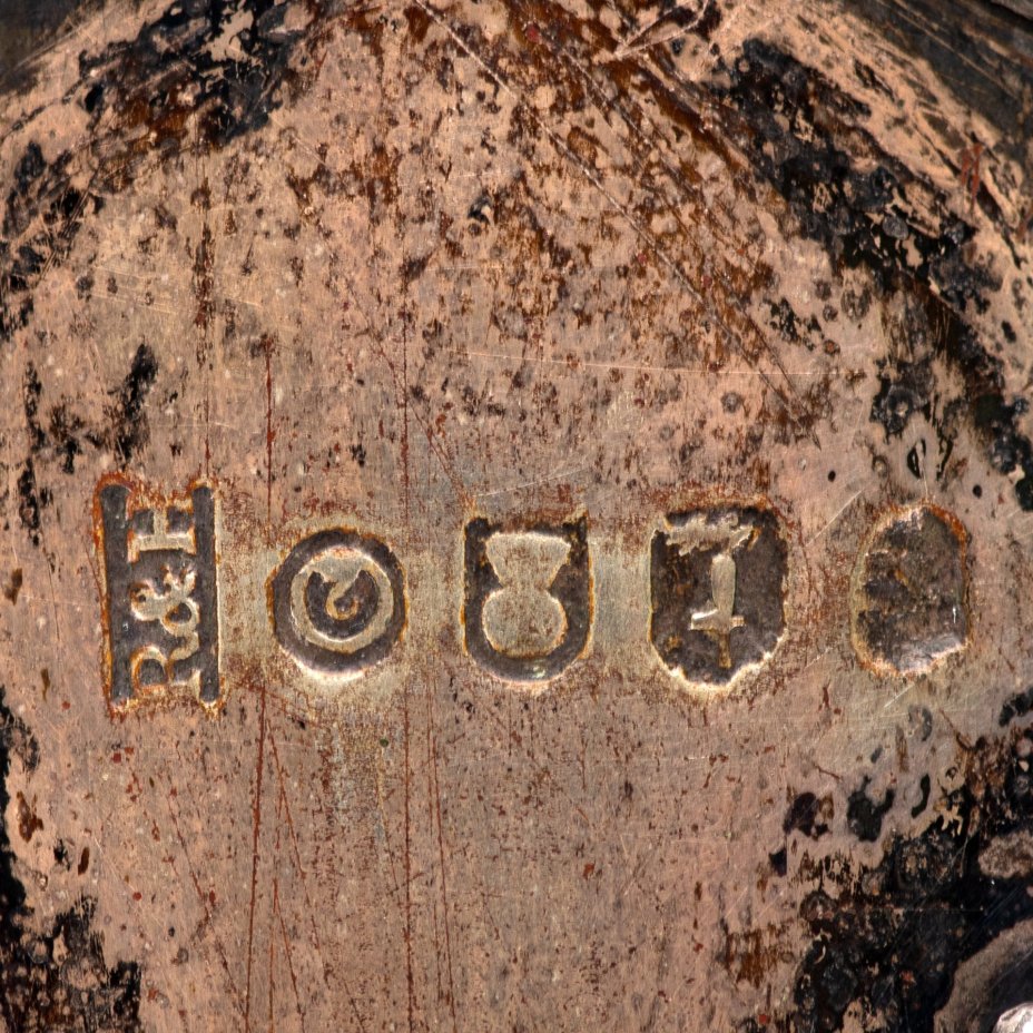 Подставка для бутылки с изображением виноградной лозы