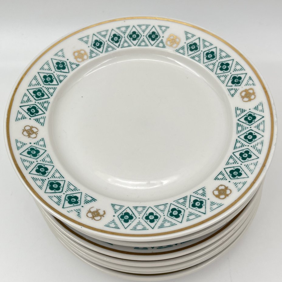 Набор из 10-ти десертных тарелок, украшенных растительным декором, фарфор, деколь, золочение, Дмитровский фарфоровый завод (ДФЗ Вербилки), СССР, 1965-1991 гг.