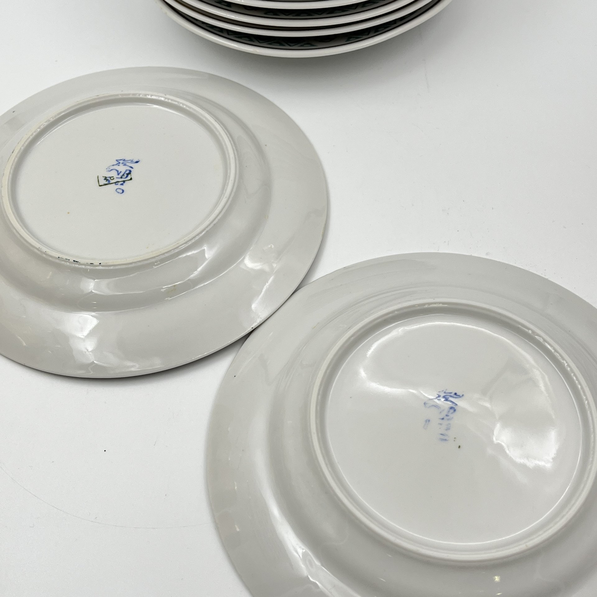 Набор из 10-ти десертных тарелок, украшенных растительным декором, фарфор, деколь, золочение, Дмитровский фарфоровый завод (ДФЗ Вербилки), СССР, 1965-1991 гг.