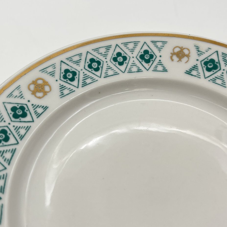 Набор из 10-ти десертных тарелок, украшенных растительным декором, фарфор, деколь, золочение, Дмитровский фарфоровый завод (ДФЗ Вербилки), СССР, 1965-1991 гг.