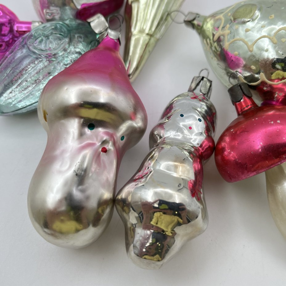 Набор из 8-ми ёлочных игрушек разной формы и размера