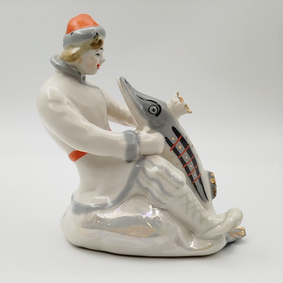 Статуэтка "Емеля со щукой" ("По щучьему велению"), скульптор В. Петушков