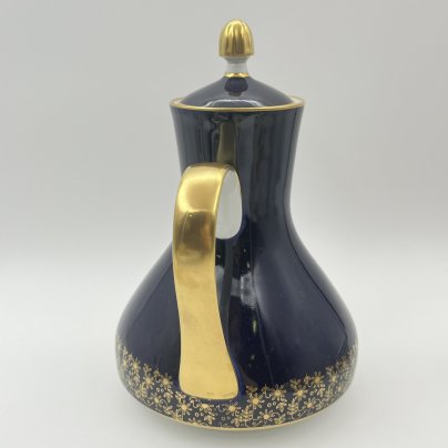 Кофейник с орнаментальным декором на тулове, фарфор, крытье кобальтом, золочение, Weimar Porzellan (Веймарский фарфор), Германия, 1948-1980 гг.