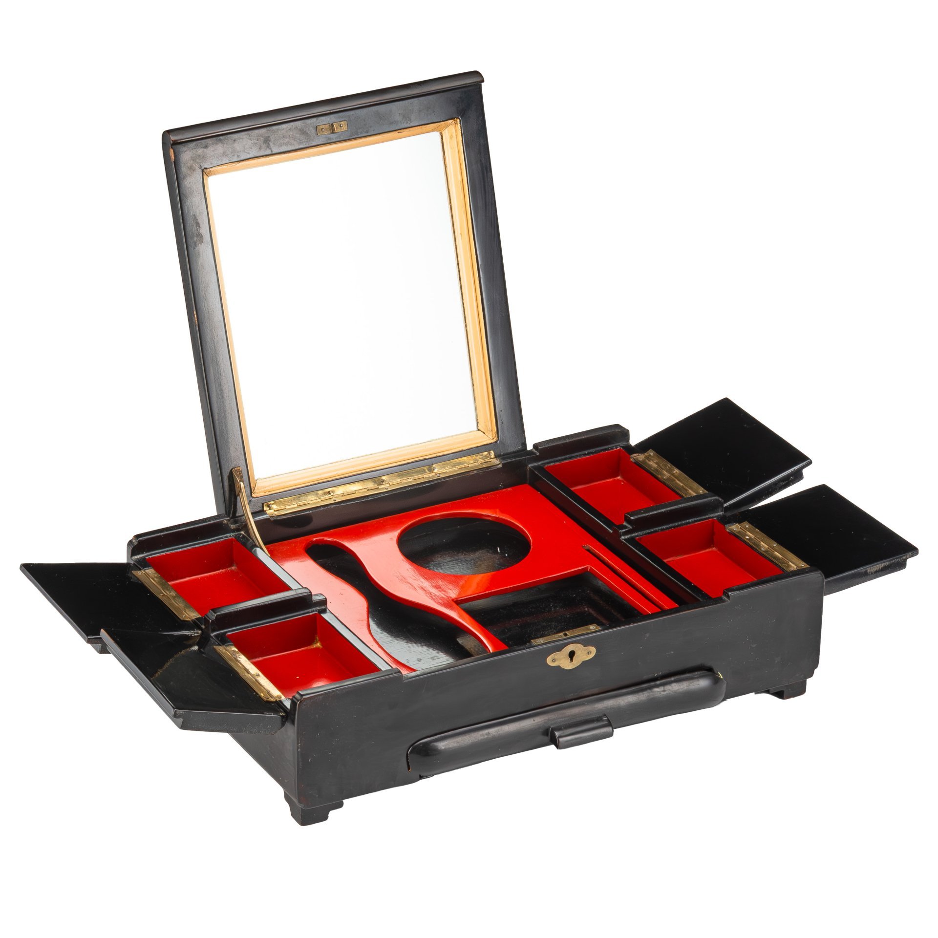 Шкатулка лаковая (ларец для украшений) в восточном стиле, украшенный изображением пейзажа с парусниками