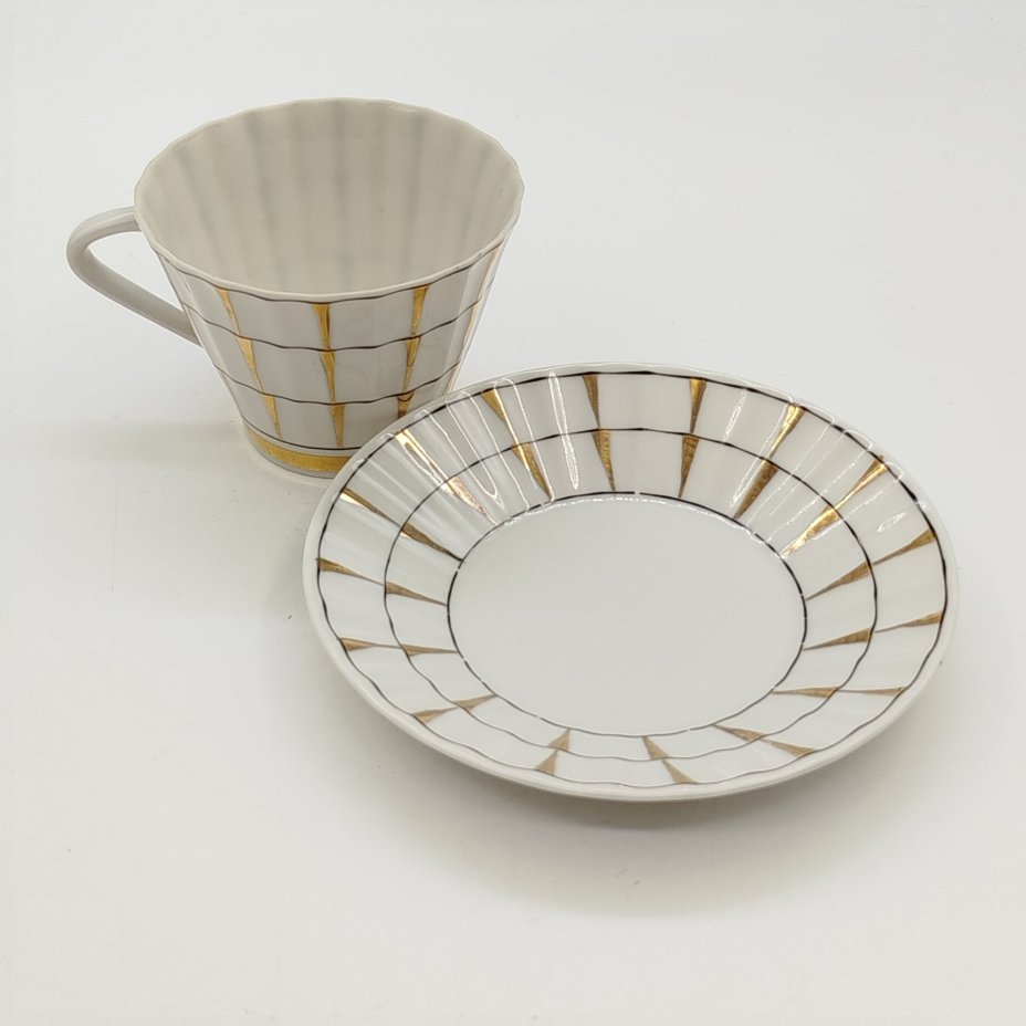 Пара чайная "Золотая клетка", форма "Каннелюрный", автор формы Ольшевский В.Н., автор рисунка Правикова А.И.