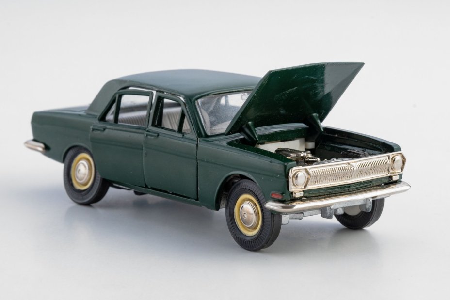 Модель автомобиля "Волга ГАЗ-24", №А13  в родной коробке в масштабе 1:43, Саратовский завод «Тантал»