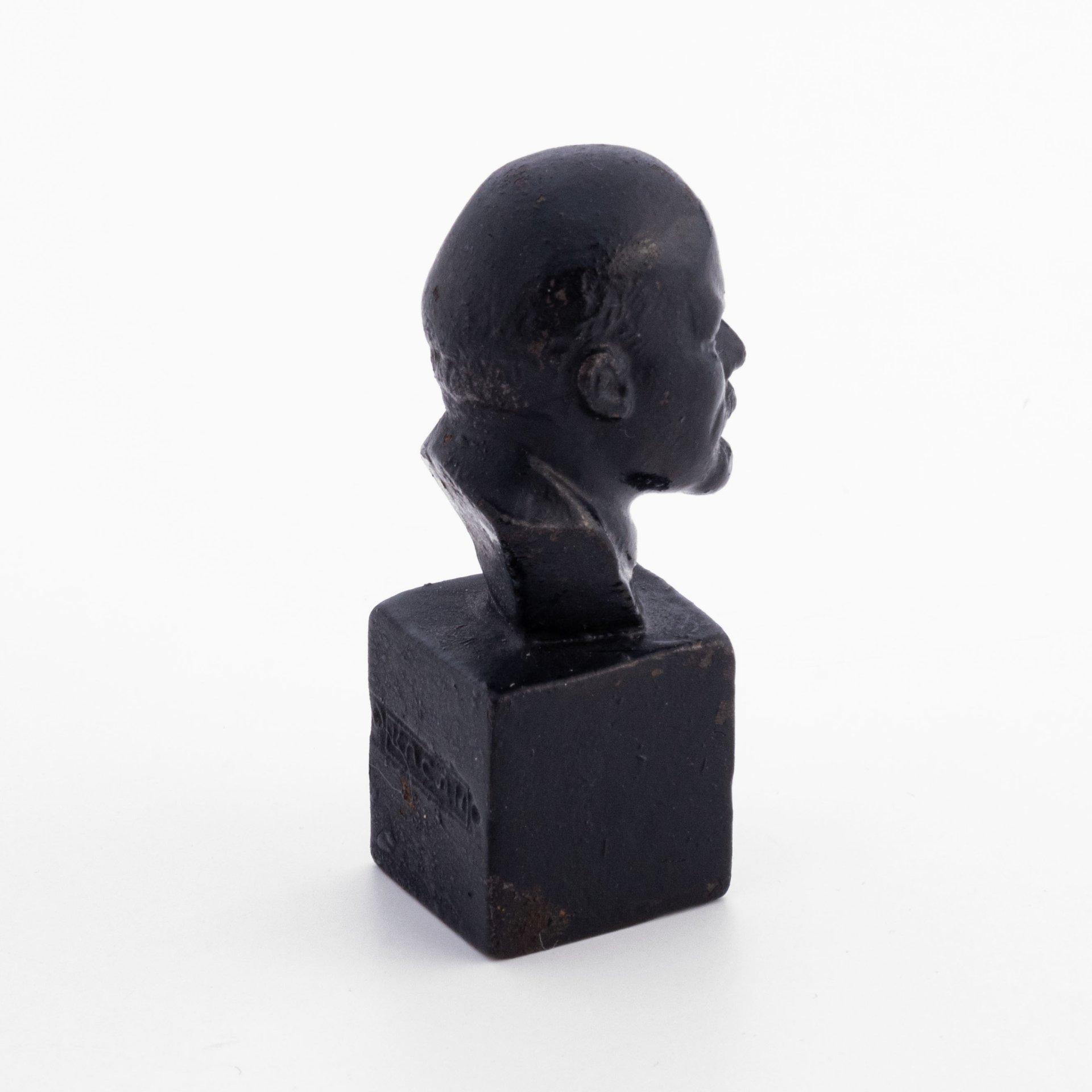 Бюст В.И. Ленина, автор модели  А. В. Чиркин, Каслинский чугунолитейный завод (Касли)