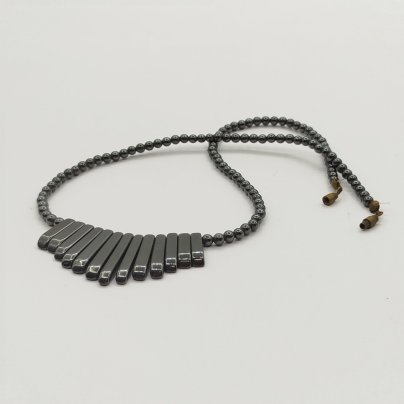 Колье с бусинами круглой и вытянутой формы, гематит, металл, СССР, 1980-2000 гг.