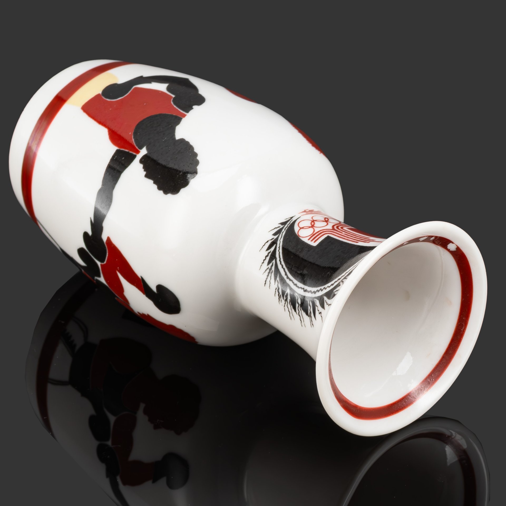 [Редкость] Ваза "Бокс", автор формы Городецкий В.М., автор росписи Ларионов А.В., фарфор, деколь, Ленинградский фарфоровый завод (ЛФЗ), СССР, 1978-1980 гг.